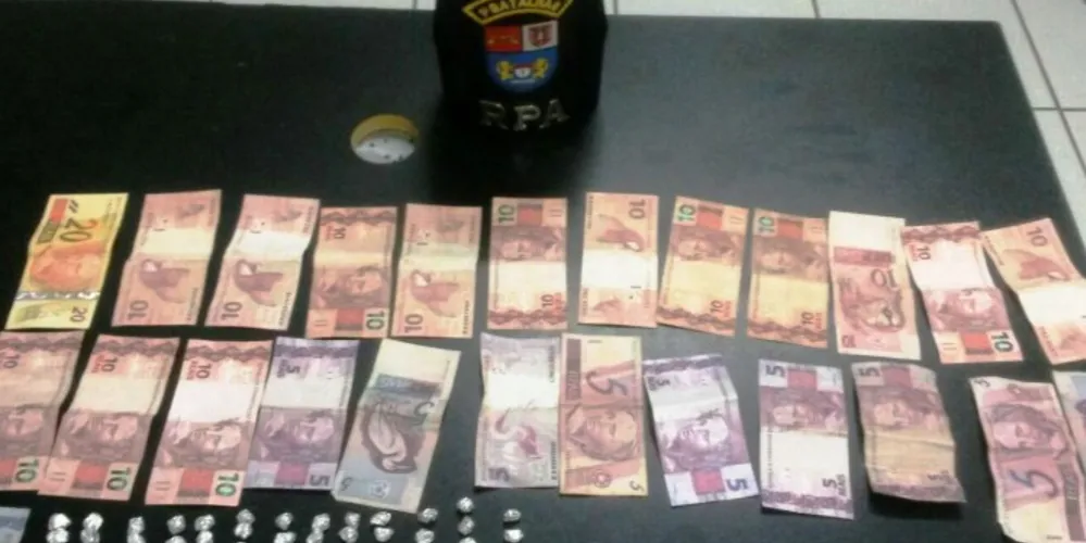 Imagem ilustrativa da imagem PM apreende jovem de 16 anos com 133 pedras de crack