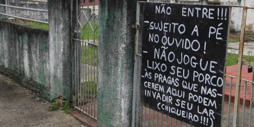 Imagem ilustrativa da imagem Morador acaba com "farra" após placa intimidadora