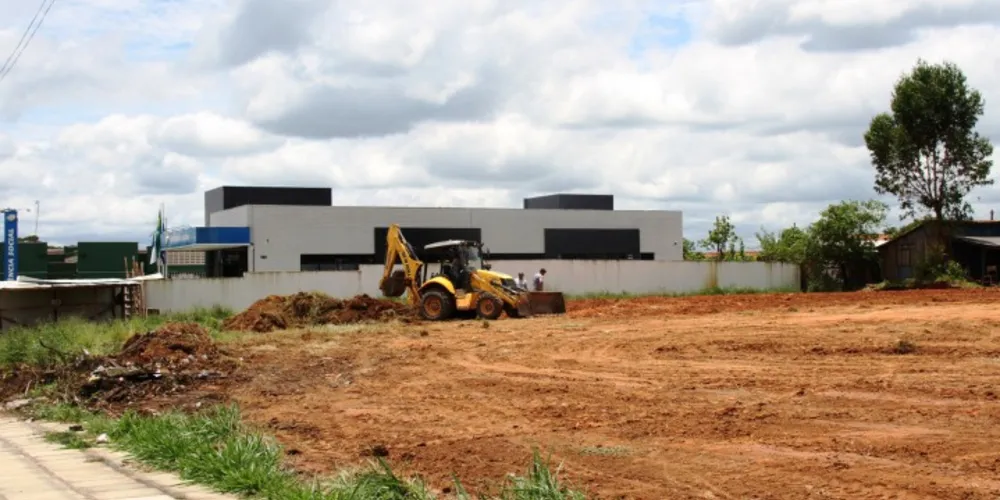 Imagem ilustrativa da imagem Palmeira inicia construção de nova quadra poliesportiva