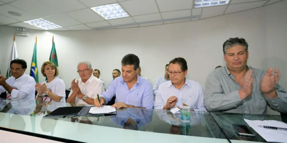 Imagem ilustrativa da imagem Governador garante R$ 4 milhões para combate à dengue