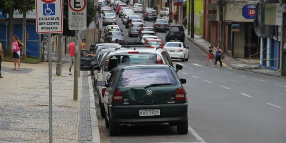 Imagem ilustrativa da imagem Multa por estacionar em vaga preferencial quase triplica