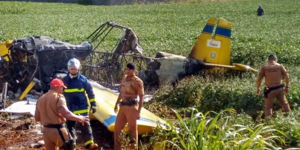 Imagem ilustrativa da imagem Avião cai sobre Kombi em Londrina e mata cinco