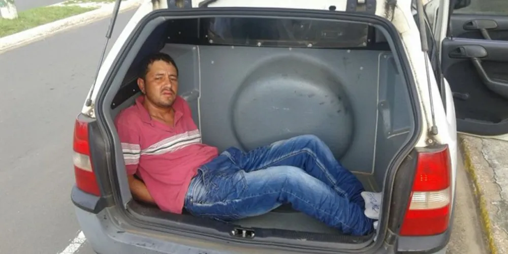 Imagem ilustrativa da imagem Suspeito de homicídio é preso com drogas em Carambeí
