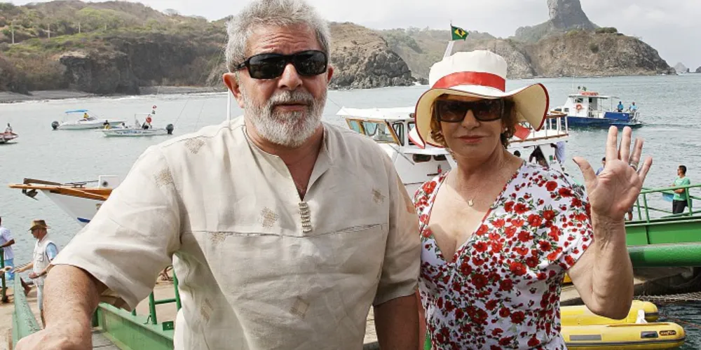 Imagem ilustrativa da imagem MP intima Lula e Marisa para deporem sobre triplex