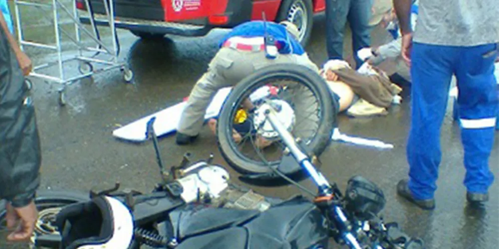 Imagem ilustrativa da imagem Acidente em trevo deixa motociclista ferido em TB