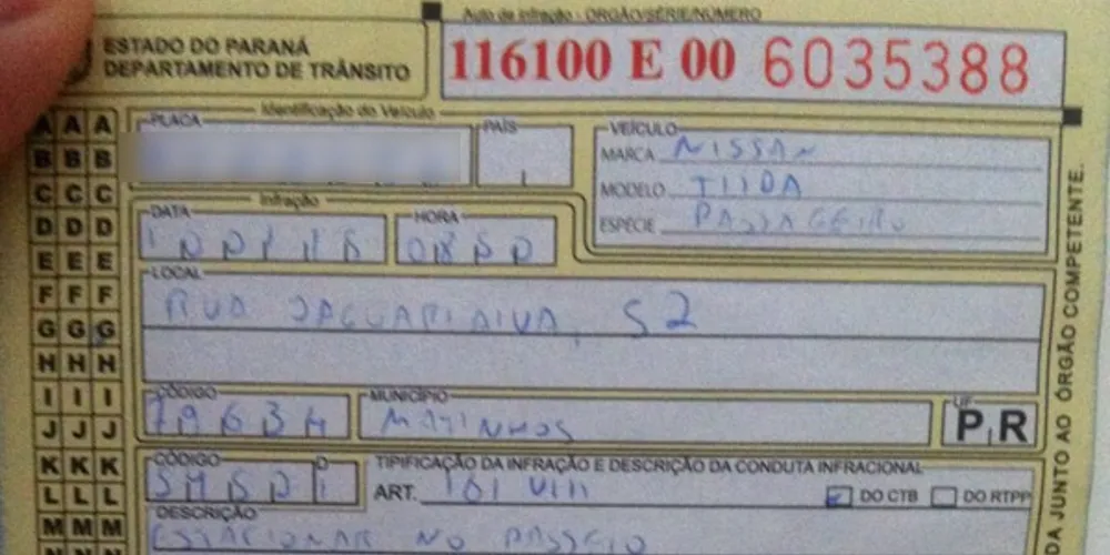 Imagem ilustrativa da imagem Turistas estacionam na calçada para evitar enchente e são multados