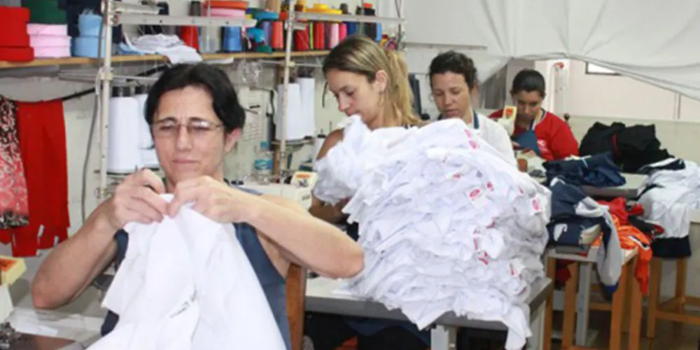 Imagem ilustrativa da imagem Cresce a procura por uniformes escolares