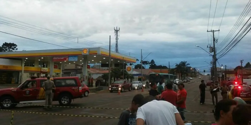 Imagem ilustrativa da imagem Moradores fecham avenida de PG em manifestação