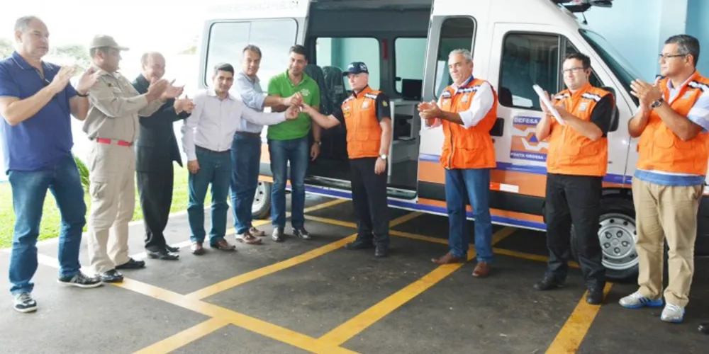 Imagem ilustrativa da imagem Defesa Civil recebe unidade móvel em cerimônia
