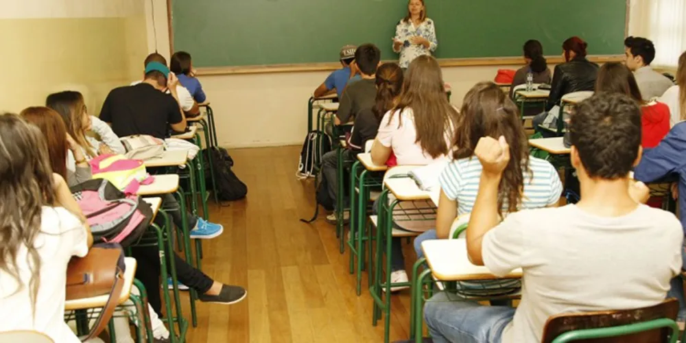 Imagem ilustrativa da imagem Escolas retornam sem conclusão das reformas