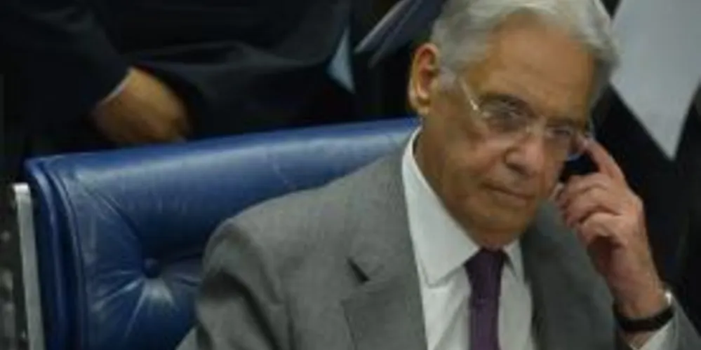 Imagem ilustrativa da imagem Ministério da Justiça determina apuração de denúncia contra FHC