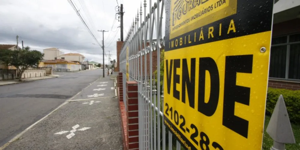 Imagem ilustrativa da imagem PG pede que imobiliárias limpem focos do Aedes em casas vazias