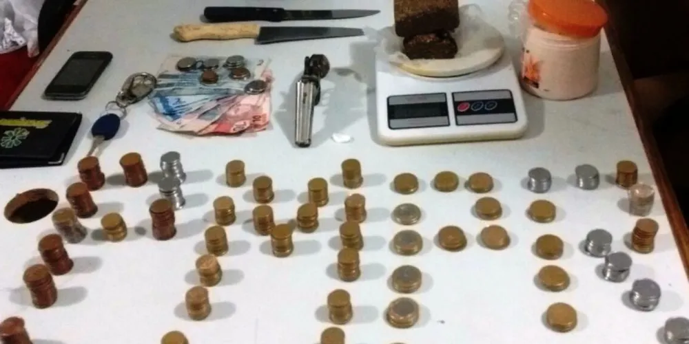 Imagem ilustrativa da imagem PM detém cinco suspeitos de assalto e tráfico em Jaguariaíva