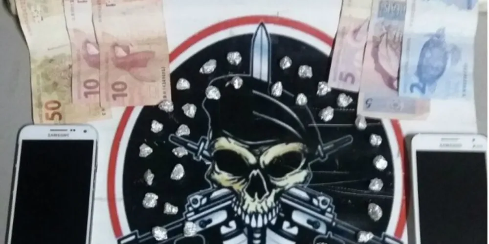 Imagem ilustrativa da imagem Rotam prende três suspeitos com crack em Telêmaco