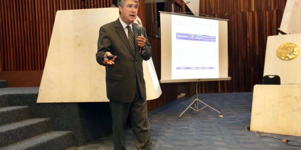 Imagem ilustrativa da imagem Governo paga dívidas e desafio é manter equilíbrio das contas