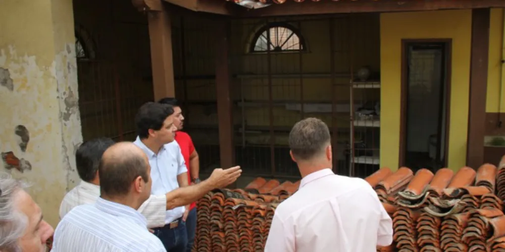 Imagem ilustrativa da imagem Palmeira assina ordem para reforma do Mercado Municipal