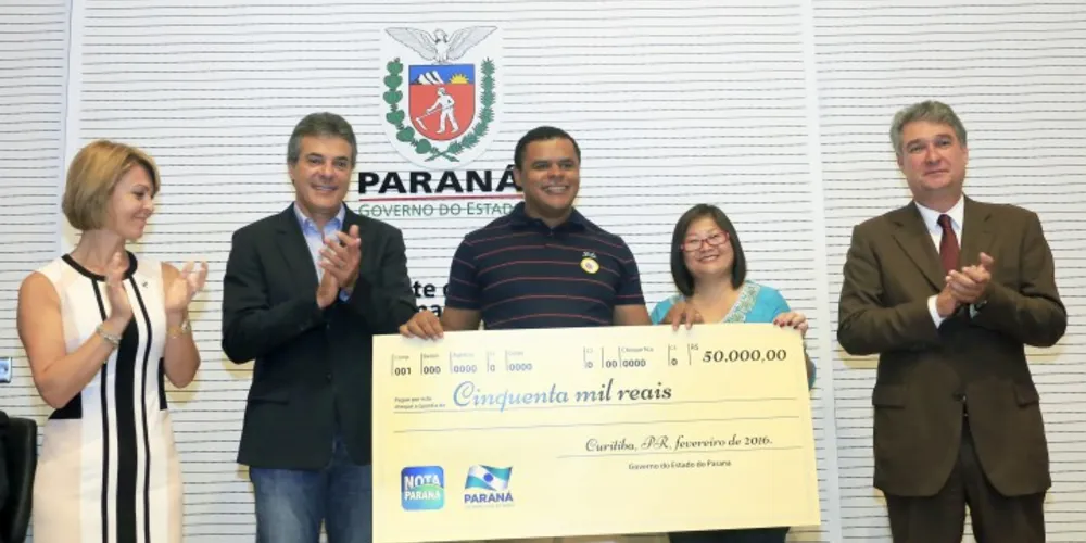 Imagem ilustrativa da imagem 'Nota Paraná' entrega prêmios e lança aplicativo