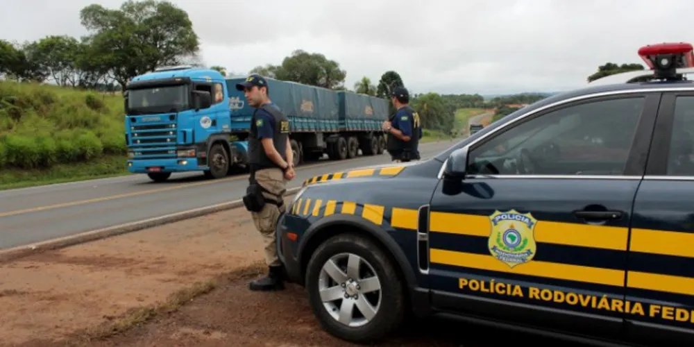 Imagem ilustrativa da imagem Operação na Souza Naves aborda mais de 300 veículos