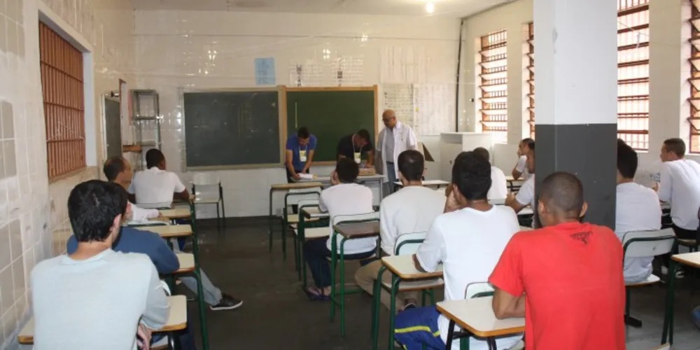 Imagem ilustrativa da imagem 56 detentos garantem vagas em universidades do Paraná