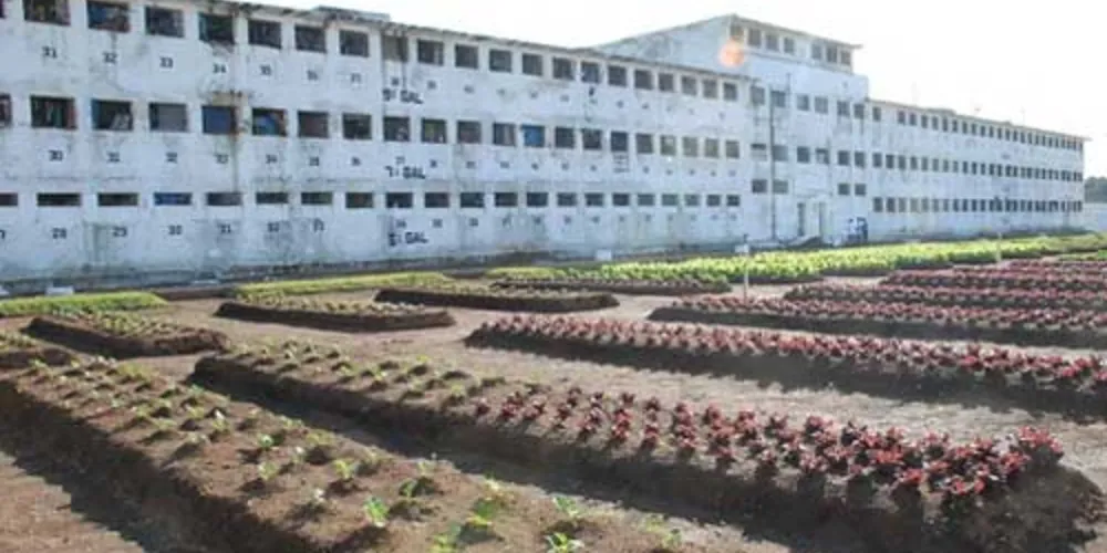 Imagem ilustrativa da imagem Presos fogem de penitenciária no PR pela tubulação de água