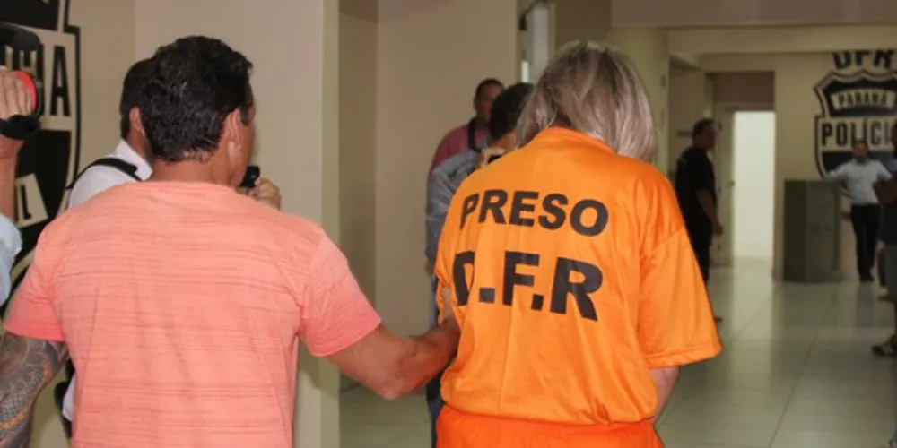 Imagem ilustrativa da imagem Polícia prende suspeitos de invadir mansões usando ternos