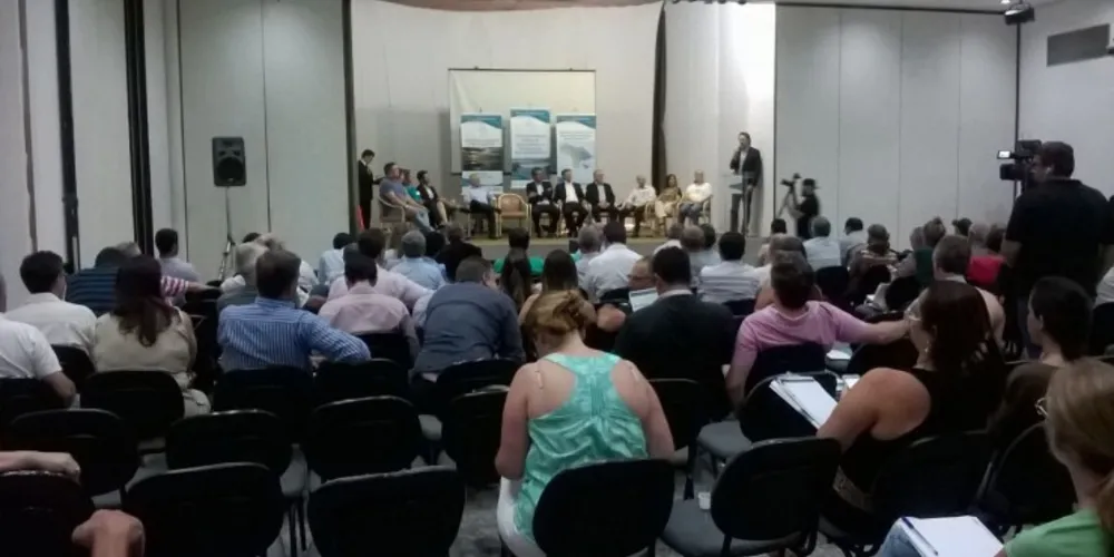 Imagem ilustrativa da imagem Castro participa de reunião da Bacia do Rio Paranapanema