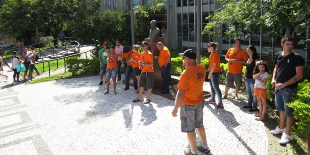 Imagem ilustrativa da imagem Donos de vans aguardam reunião da Prefeitura