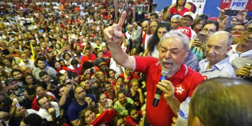 Imagem ilustrativa da imagem Lula: 'Se quiserem me derrotar, terão de me enfrentar nas ruas'