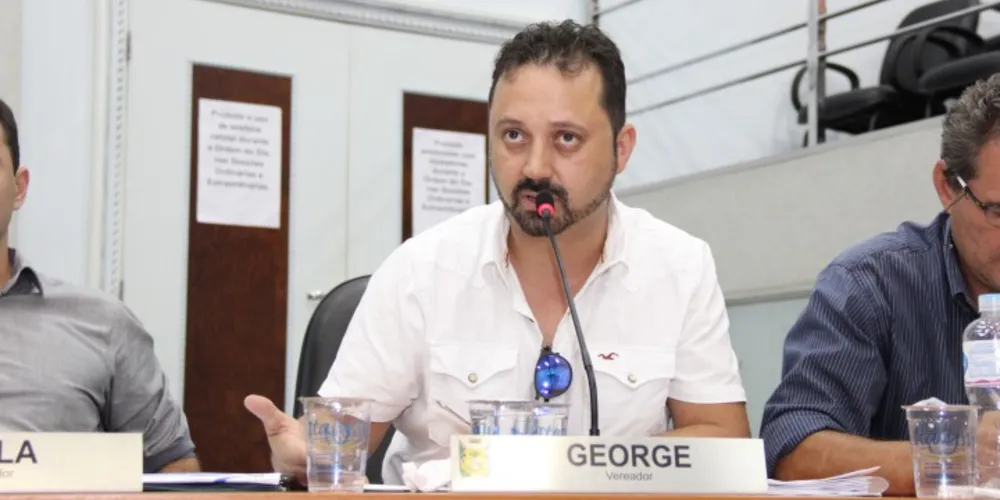 Imagem ilustrativa da imagem George estuda ‘anular’ título de cidadão honorário de Lula