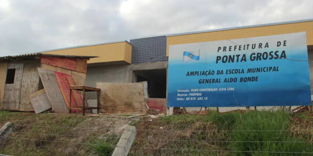 Imagem ilustrativa da imagem Superlotada, escola em PG funciona em três turnos