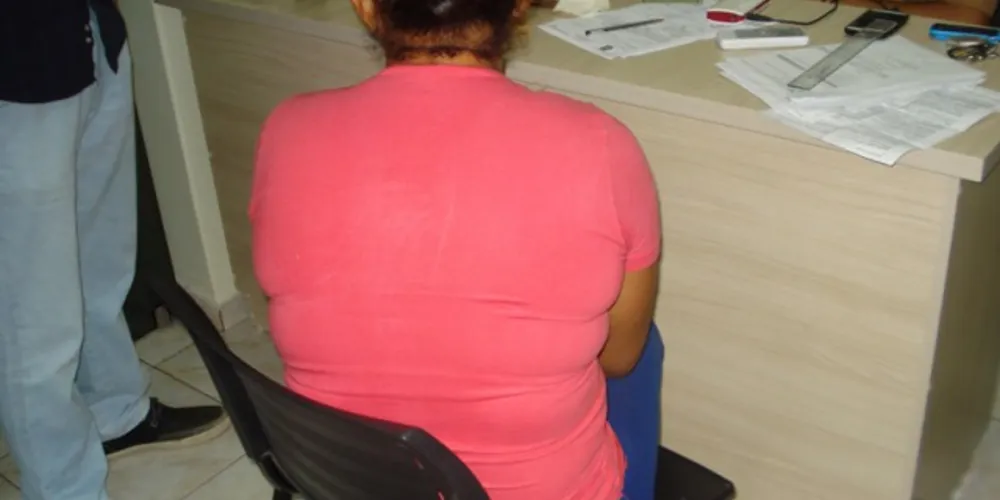 Imagem ilustrativa da imagem Mulher é suspeita de matar marido para salvar filha no PR