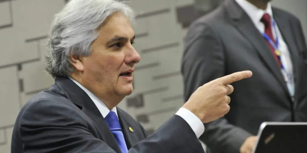 Imagem ilustrativa da imagem Delcídio diz que Mercadante tentou comprar seu silêncio