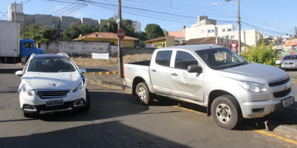 Imagem ilustrativa da imagem Acidente na região central deixa dois feridos em PG