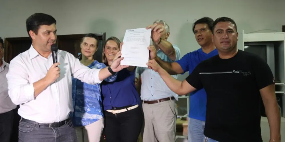 Imagem ilustrativa da imagem Irati assina ordem de serviço para construção de nova escola