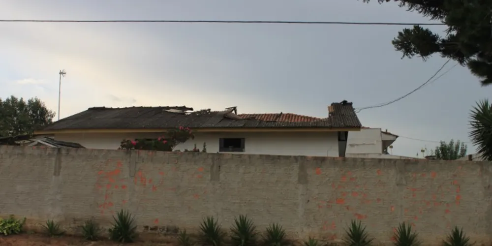 Imagem ilustrativa da imagem Mulher é detida suspeita de incendiar a própria casa