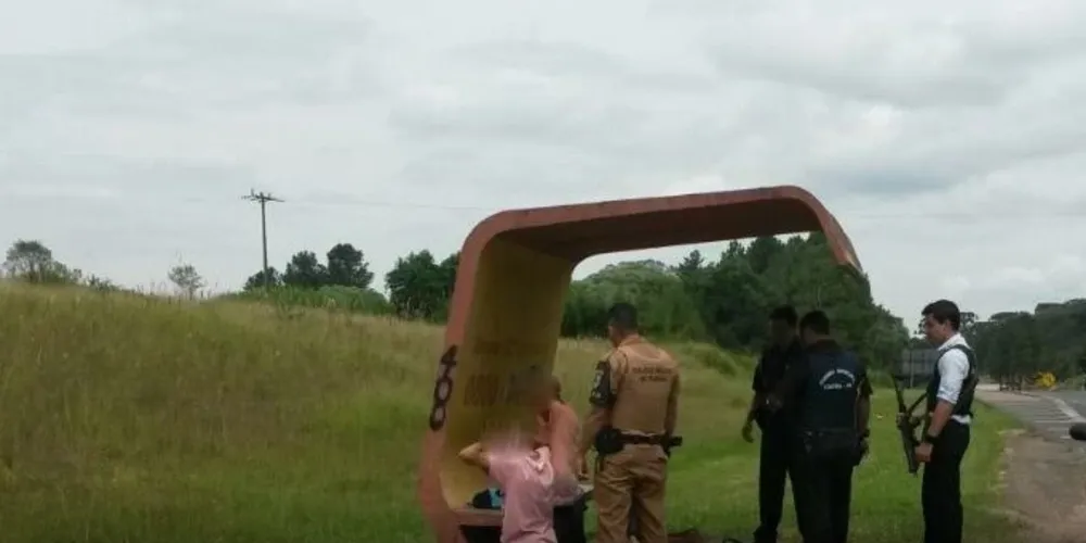 Imagem ilustrativa da imagem Polícia realiza operação e detém suspeitos de crimes em Castro