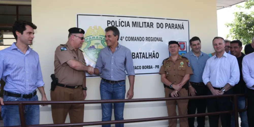 Imagem ilustrativa da imagem Richa cria Batalhão em TB e entrega licenças à Klabin