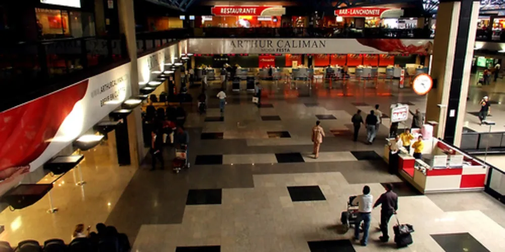 Imagem ilustrativa da imagem Pesquisa elege aeroporto de Curitiba o melhor do país