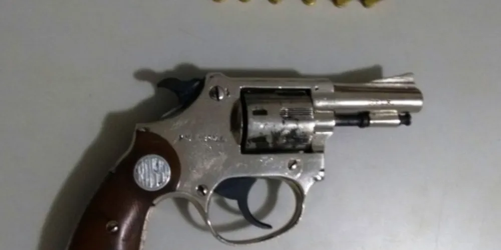 Imagem ilustrativa da imagem PM de Jaguariaíva detém suspeito com arma de fogo